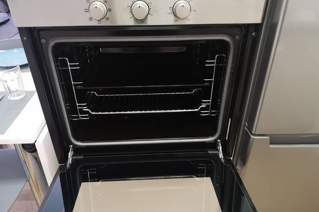 Piso Moderno Con Garaje En El Centro De Vigo Apartment Luaran gambar
