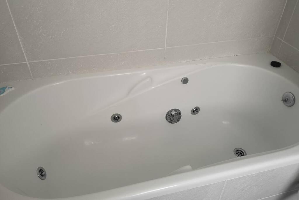 Piso Moderno Con Garaje En El Centro De Vigo Apartment Luaran gambar