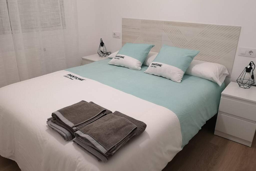 Piso Moderno Con Garaje En El Centro De Vigo Apartment Luaran gambar