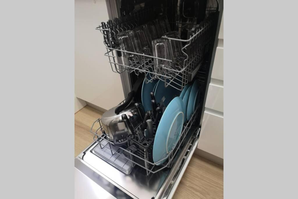 Piso Moderno Con Garaje En El Centro De Vigo Apartment Luaran gambar