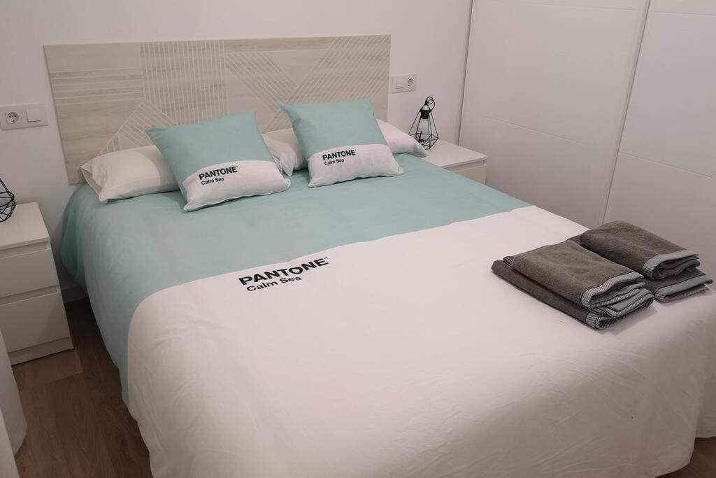 Piso Moderno Con Garaje En El Centro De Vigo Apartment Luaran gambar